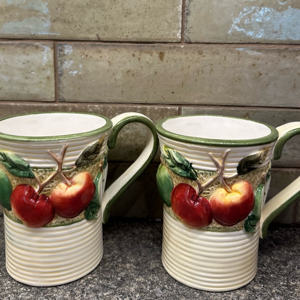 Ridged Apple 3D Coffe Mugs Cream Red